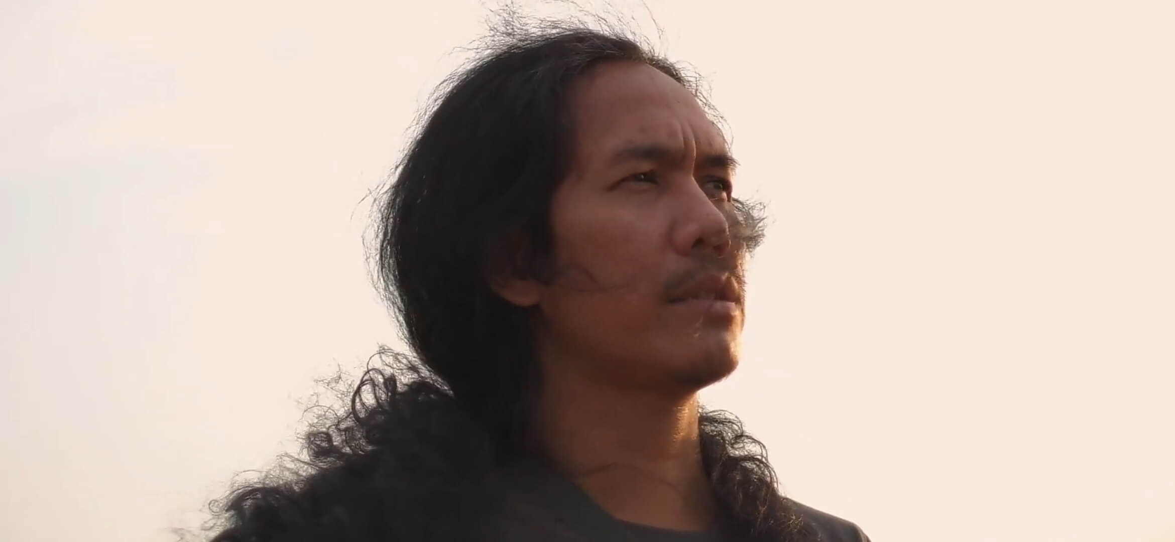 “Lagu Pejalan” menjadi OST film Nanti Kita Cerita Tentang Hari Ini yang dirilis di awal tahun 2020